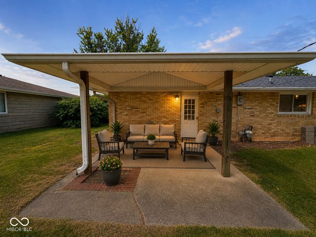 8 S Scatterfield Road, Anderson, IN 46012