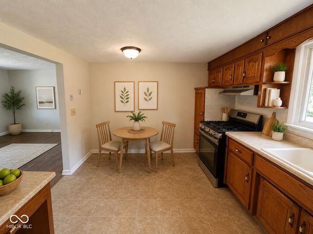 8 S Scatterfield Road, Anderson, IN 46012