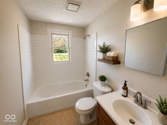 8 S Scatterfield Road, Anderson, IN 46012