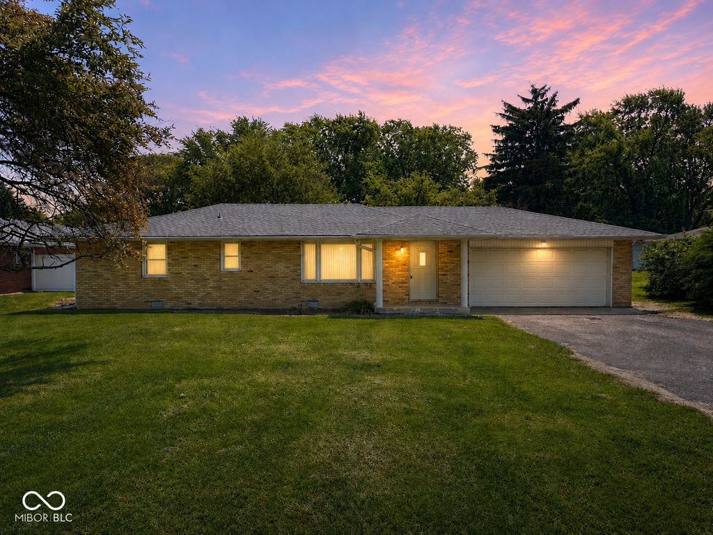 8 S Scatterfield Road, Anderson, IN 46012