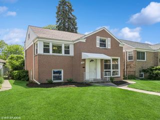 8721 Saint Louis Avenue, Skokie, IL 60076