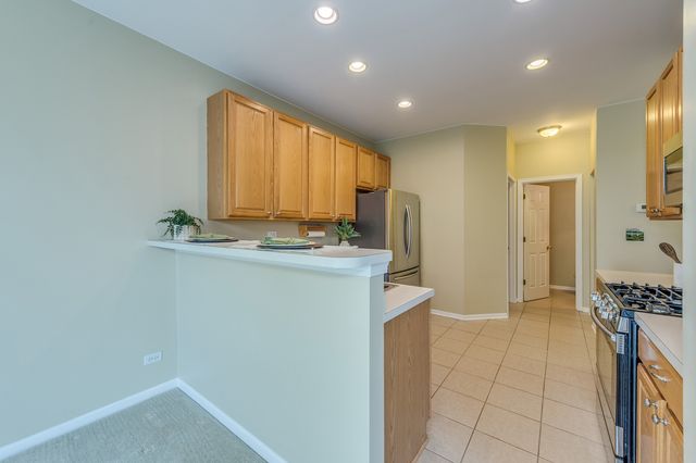 321 Grand Ridge Road 321, St. Charles, IL 60175
