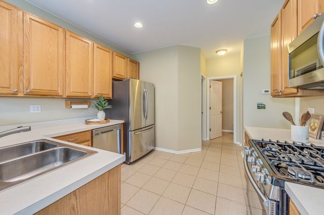 321 Grand Ridge Road 321, St. Charles, IL 60175