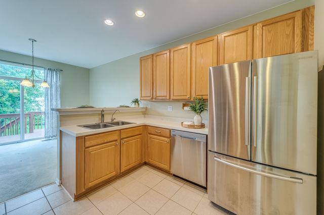 321 Grand Ridge Road 321, St. Charles, IL 60175