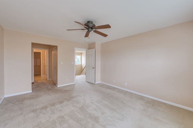 321 Grand Ridge Road 321, St. Charles, IL 60175