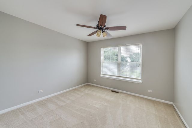 321 Grand Ridge Road 321, St. Charles, IL 60175