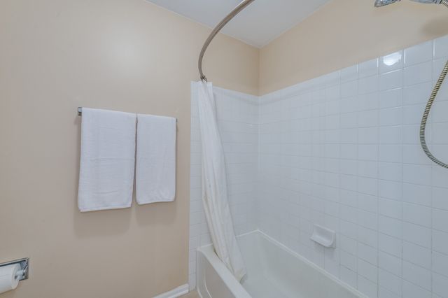 321 Grand Ridge Road 321, St. Charles, IL 60175