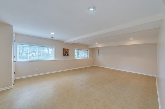 321 Grand Ridge Road 321, St. Charles, IL 60175