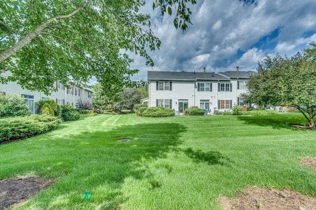 321 Grand Ridge Road 321, St. Charles, IL 60175