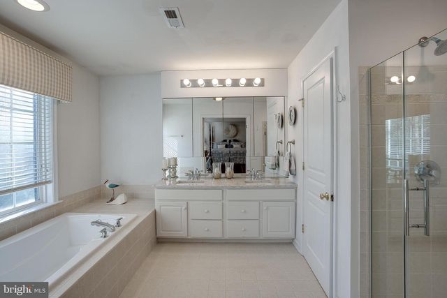 30 BRATTLEBORO CT, Medford, NJ 08055