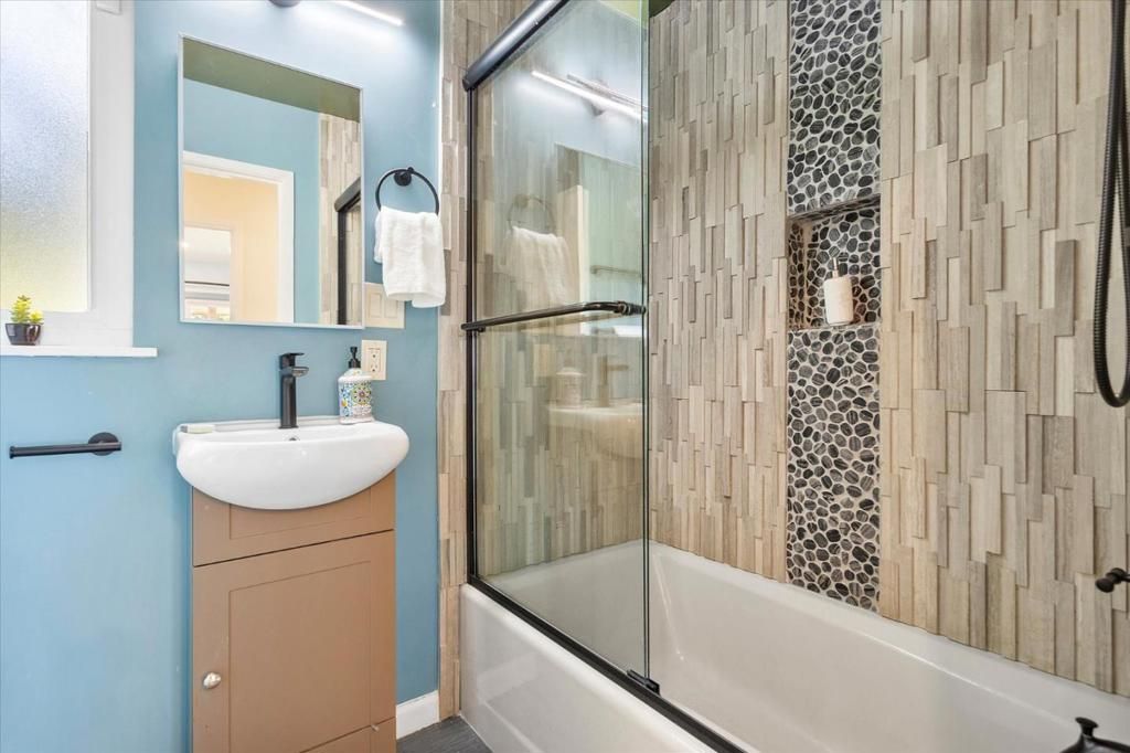 Image 18 of property listing at 13901 Skyline Boulevard, Oakland, CA 94619