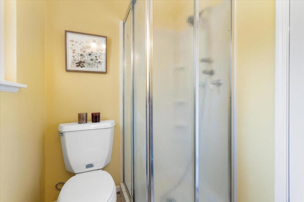 Image 23 of property listing at 13901 Skyline Boulevard, Oakland, CA 94619