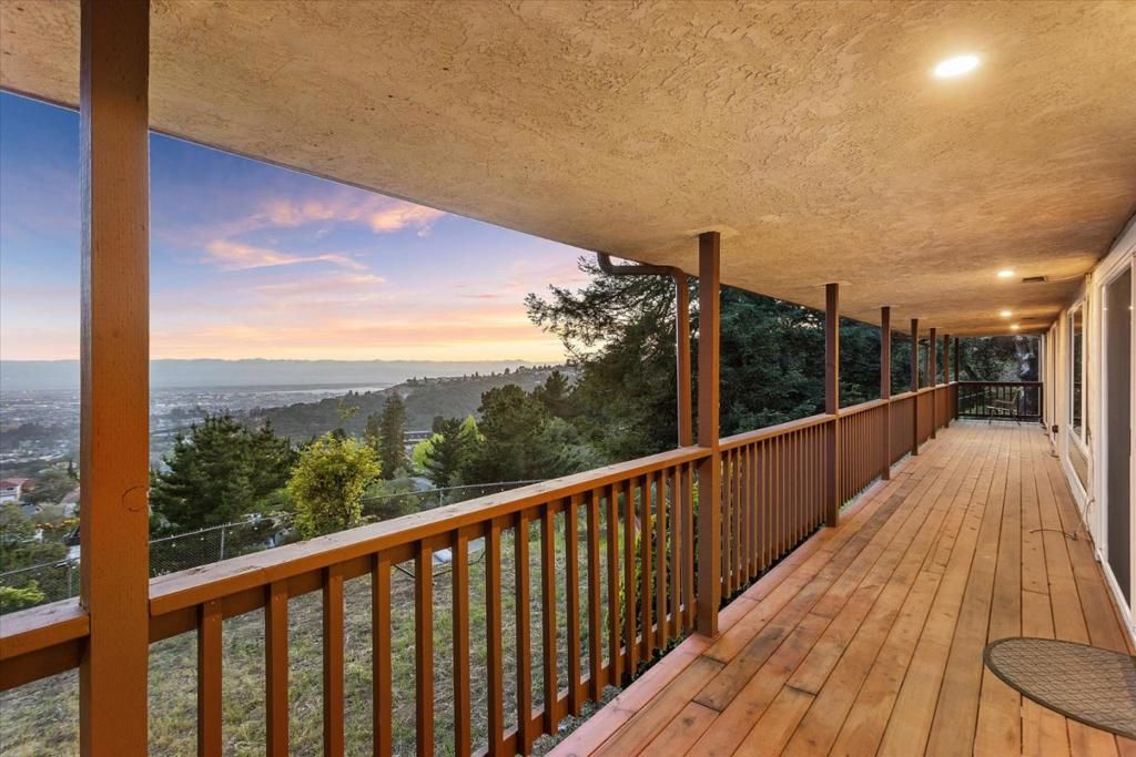 Image 24 of property listing at 13901 Skyline Boulevard, Oakland, CA 94619