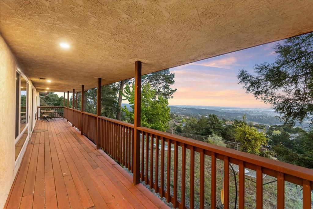 Image 26 of property listing at 13901 Skyline Boulevard, Oakland, CA 94619