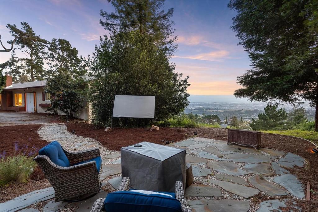 Image 3 of property listing at 13901 Skyline Boulevard, Oakland, CA 94619