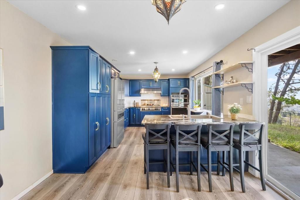 Image 30 of property listing at 13901 Skyline Boulevard, Oakland, CA 94619