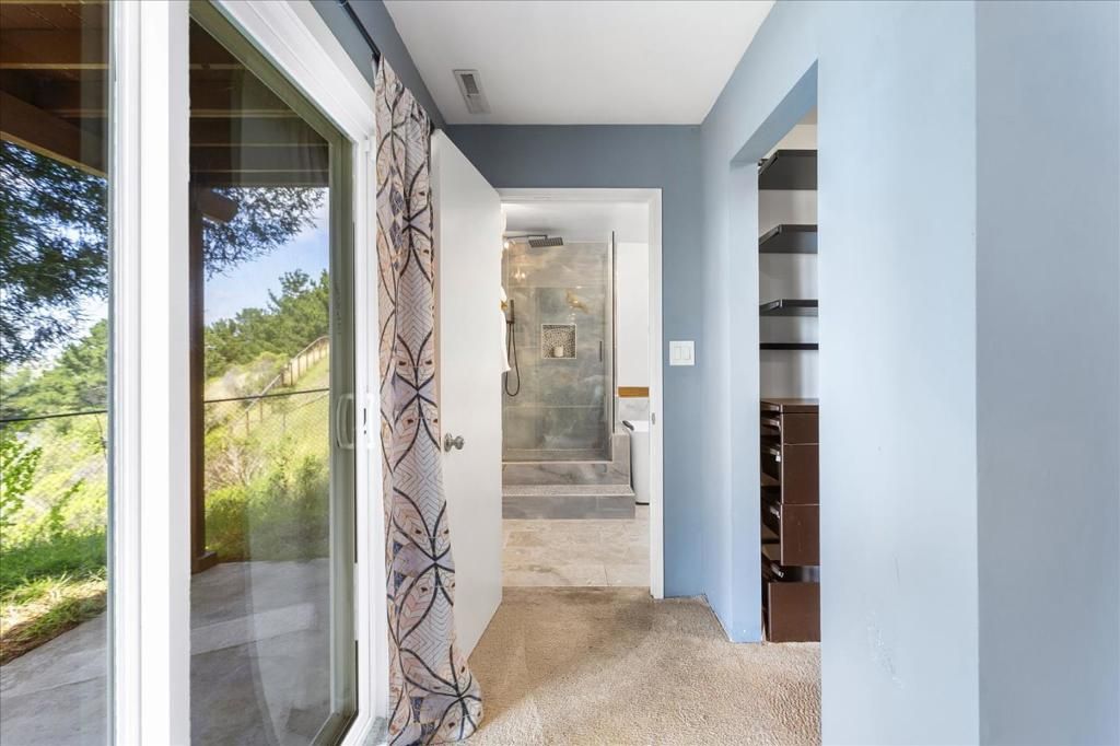 Image 37 of property listing at 13901 Skyline Boulevard, Oakland, CA 94619