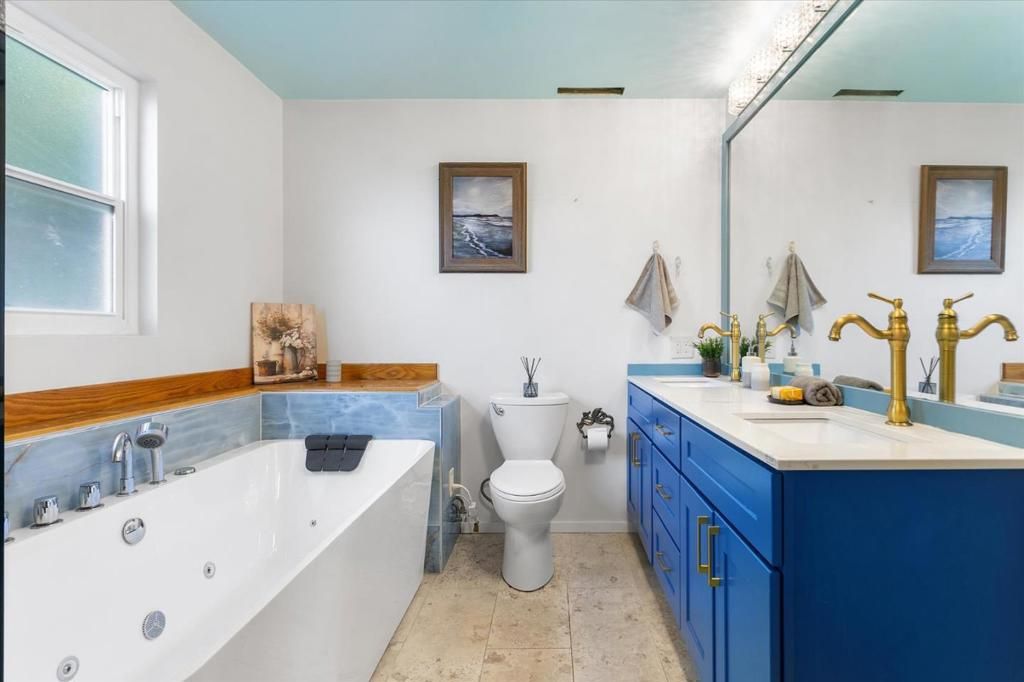 Image 40 of property listing at 13901 Skyline Boulevard, Oakland, CA 94619