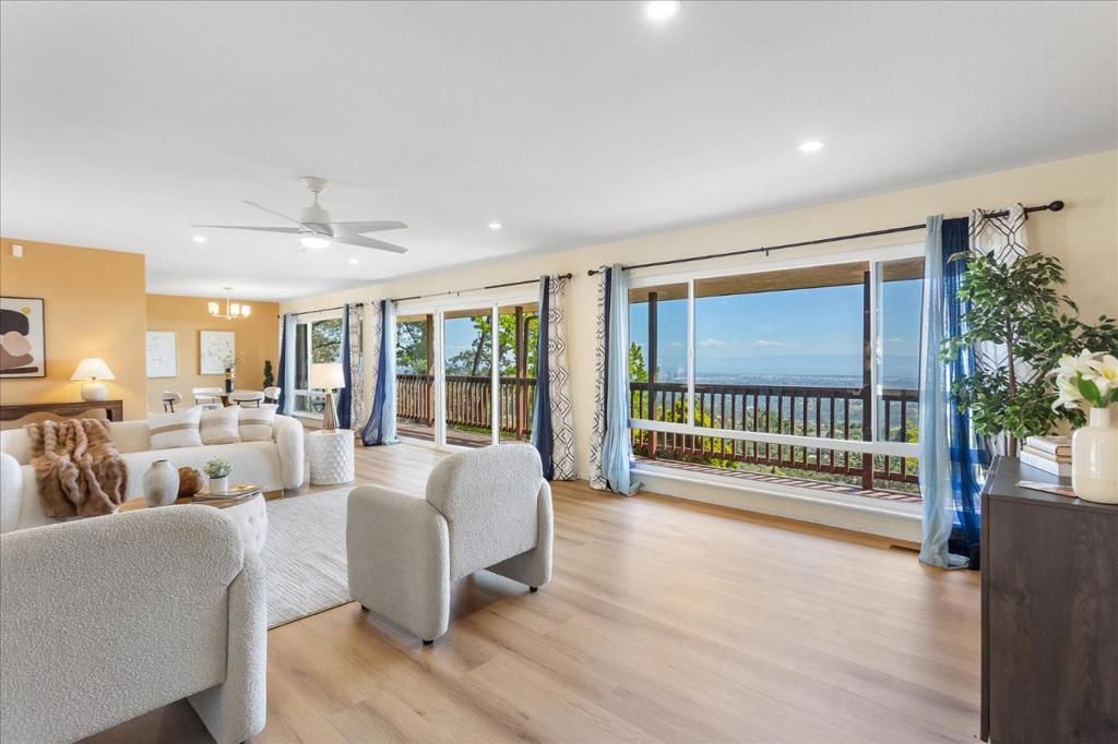 Image 5 of property listing at 13901 Skyline Boulevard, Oakland, CA 94619