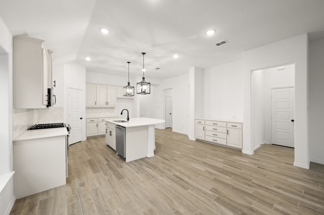 906 Madeline Lane, Cleburne, TX 76033
