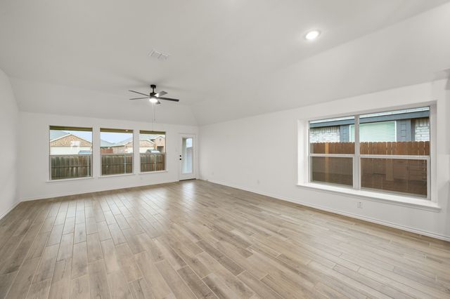 906 Madeline Lane, Cleburne, TX 76033