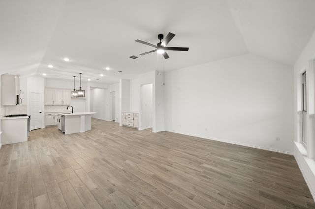 906 Madeline Lane, Cleburne, TX 76033