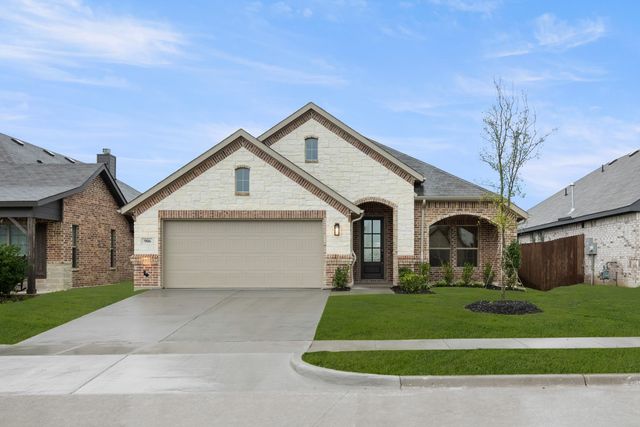906 Madeline Lane, Cleburne, TX 76033
