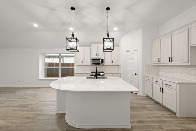 906 Madeline Lane, Cleburne, TX 76033