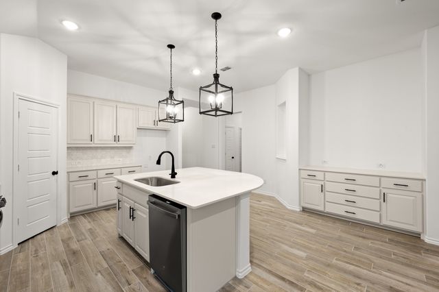 906 Madeline Lane, Cleburne, TX 76033