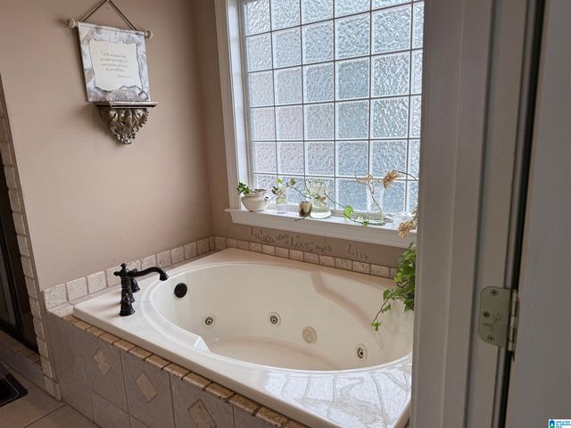 65 TWISTED OAK CIRCLE, Odenville, AL 35120