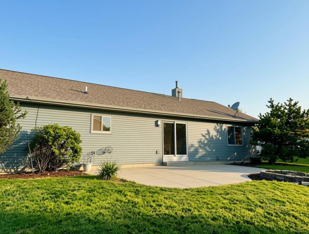 N7816 Maple Ridge ROAD, Oconomowoc, WI 53066