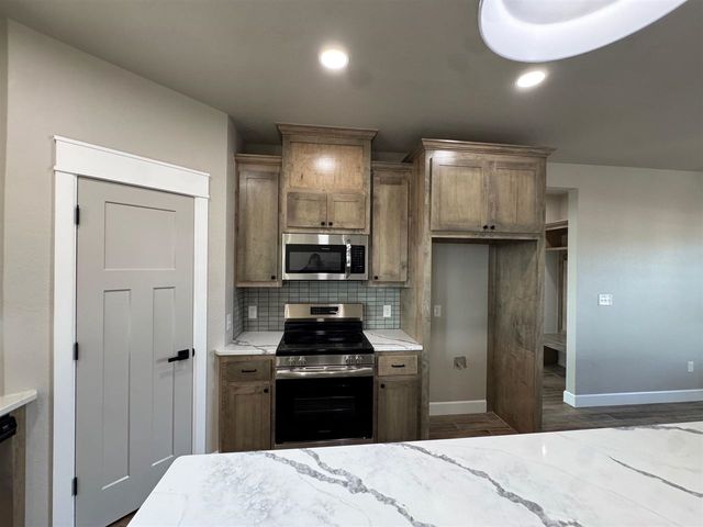 237 Weaver Way, Fletcher, OK 73541