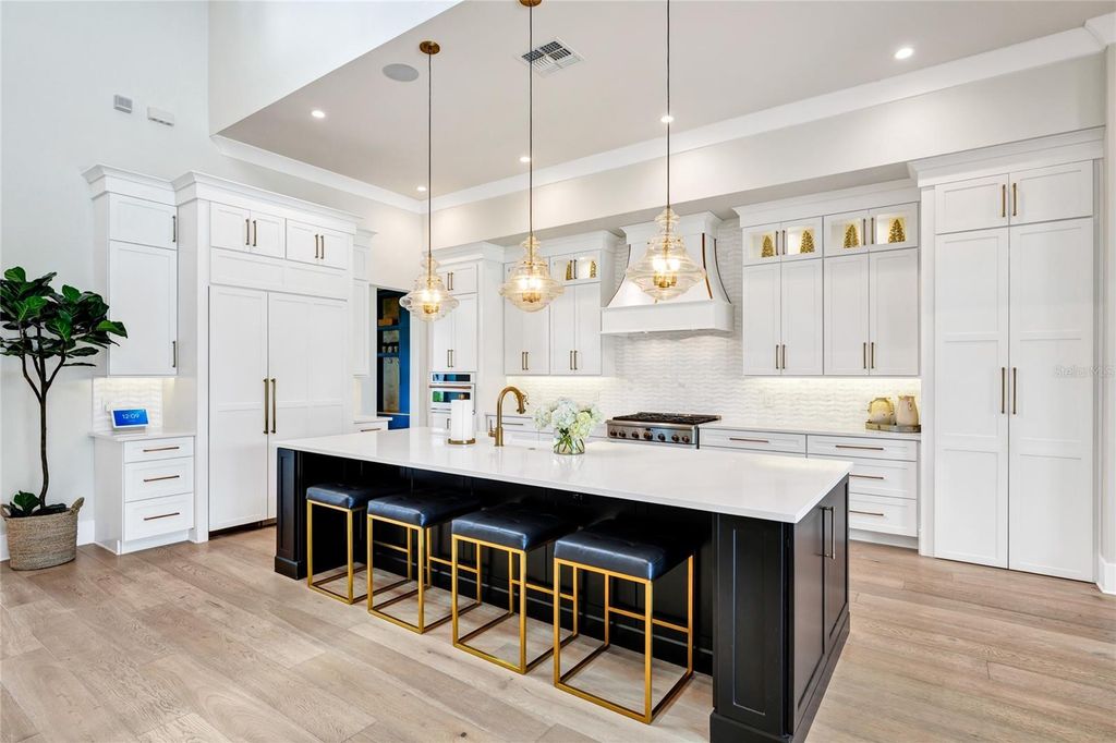 Image 14 of property listing at 5061 SAWYER COVE WAY, Windermere, FL 34786