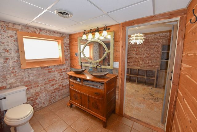 1009 N Main Street, Abbeville, SC 29620