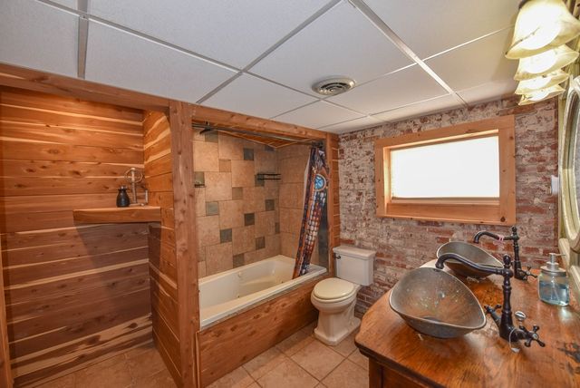 1009 N Main Street, Abbeville, SC 29620