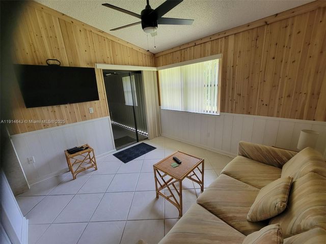 469 Long Bow Ct 469, Royal Palm Beach, FL 33411