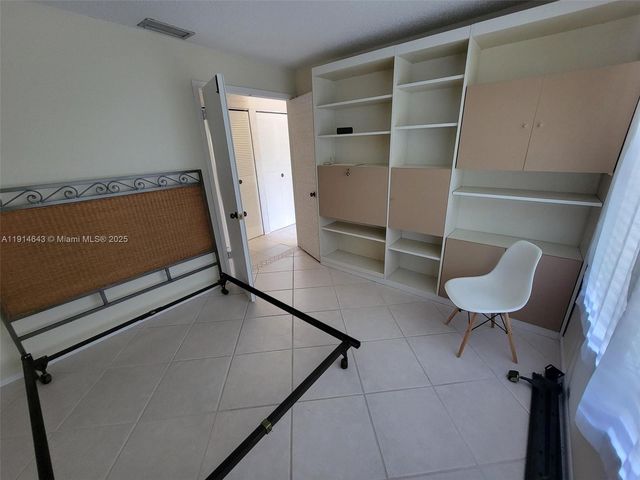 469 Long Bow Ct 469, Royal Palm Beach, FL 33411