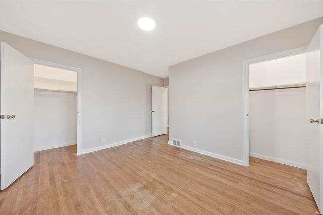 5910 Newburgh Road, Evansville, IN 47715