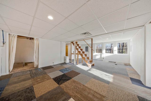 5910 Newburgh Road, Evansville, IN 47715