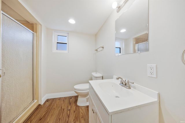 5910 Newburgh Road, Evansville, IN 47715