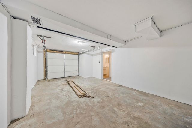 5910 Newburgh Road, Evansville, IN 47715