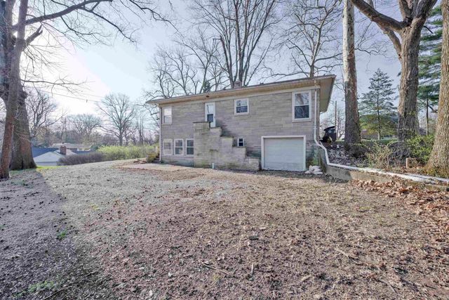 5910 Newburgh Road, Evansville, IN 47715