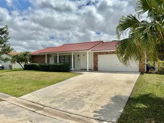 12104 NW 29th St, Coral Springs, FL 33065