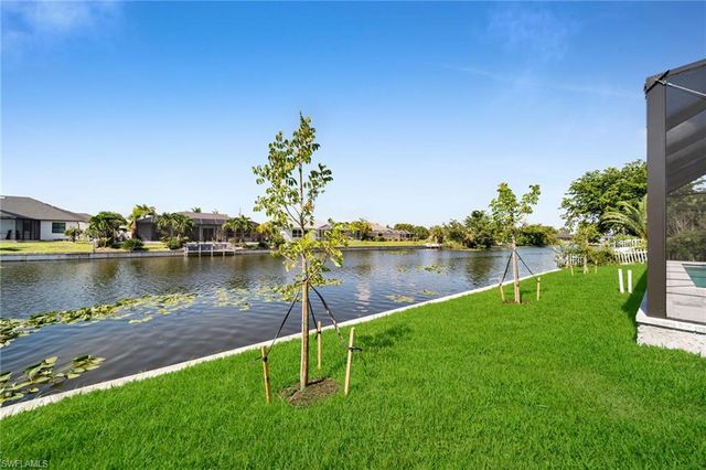 2127 NE 1st TER, Cape Coral, FL 33909