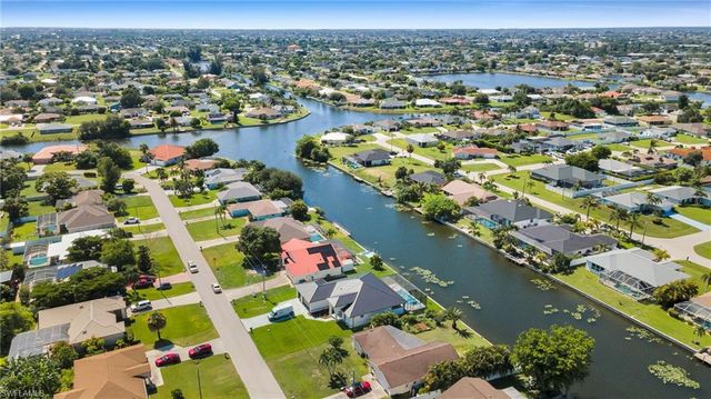 2127 NE 1st TER, Cape Coral, FL 33909