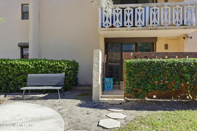 1820 SEVILLA Boulevard 104, Atlantic Beach, FL 32233