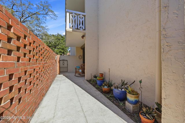 1820 SEVILLA Boulevard 104, Atlantic Beach, FL 32233