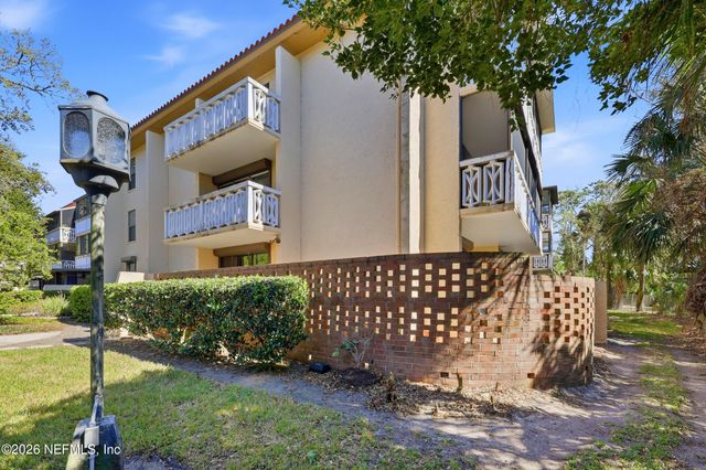 1820 SEVILLA Boulevard 104, Atlantic Beach, FL 32233