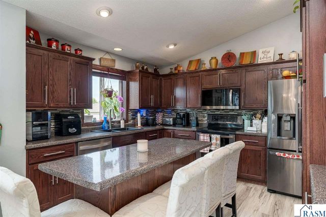 208 Cypress Drive, Mankato, MN 56001