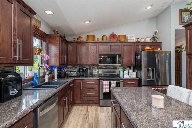 208 Cypress Drive, Mankato, MN 56001